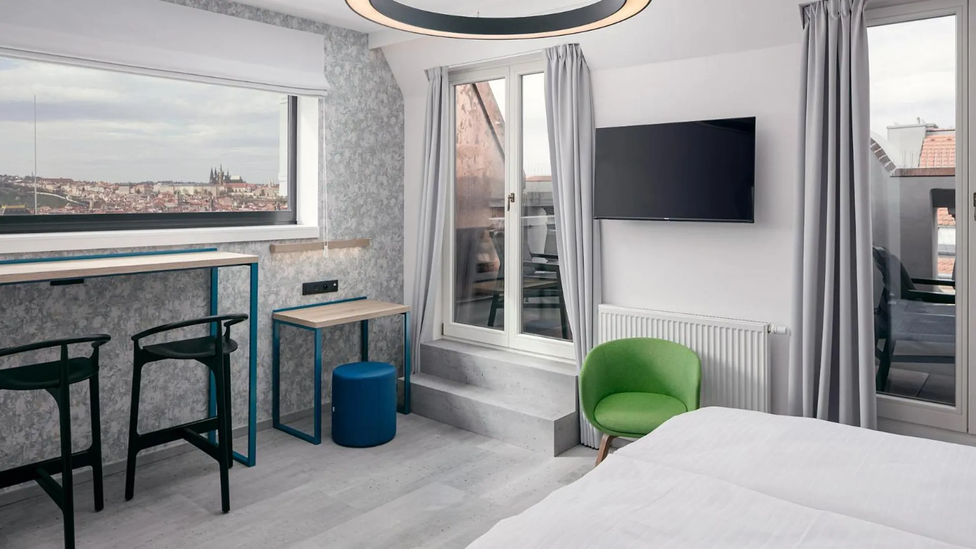 Ea Hotel Moment Self Check-In Praga
