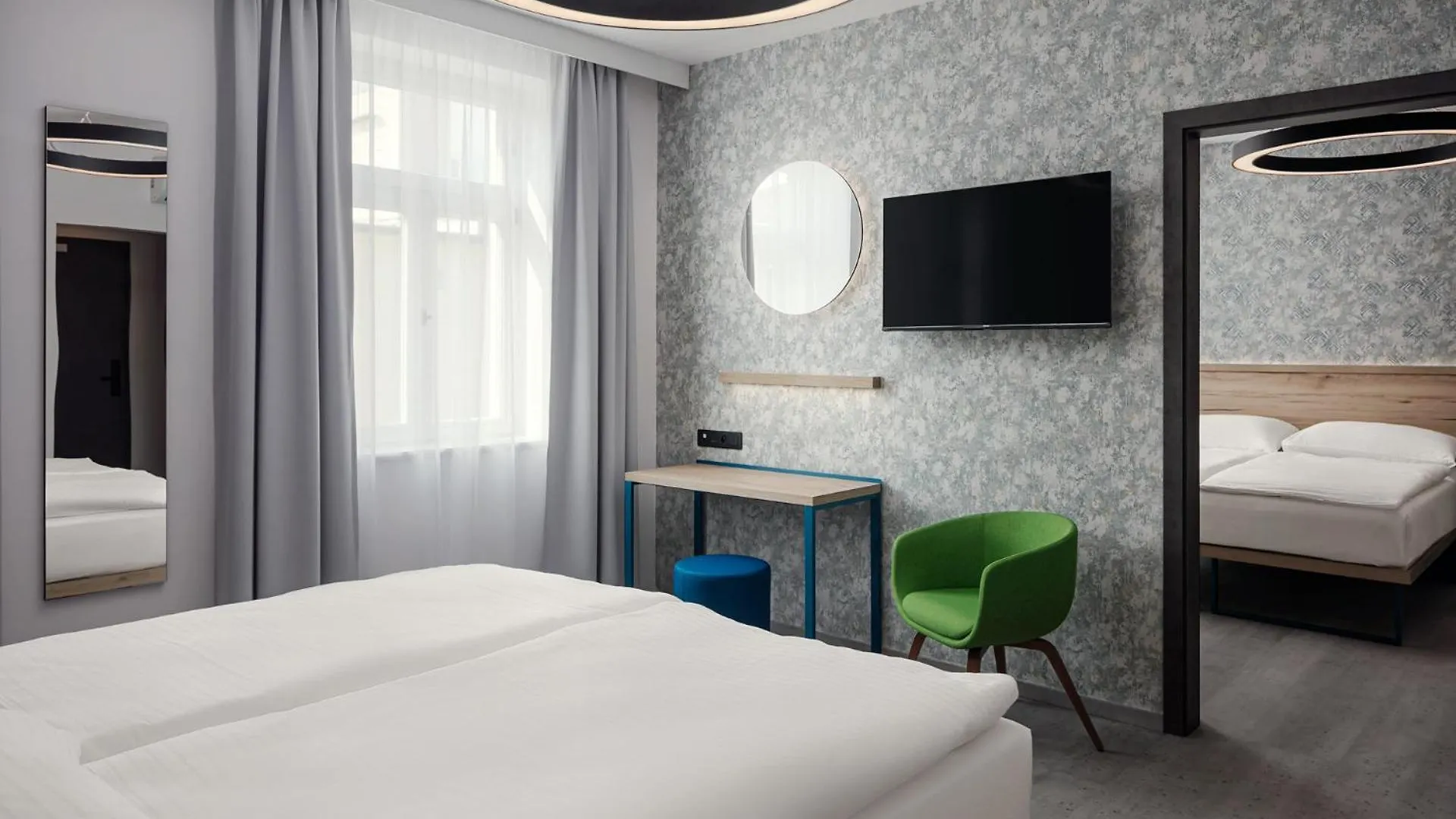 Ea Hotel Moment Self Check-In Prag