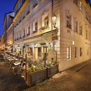 Hotel At The Golden Scissors, Prague